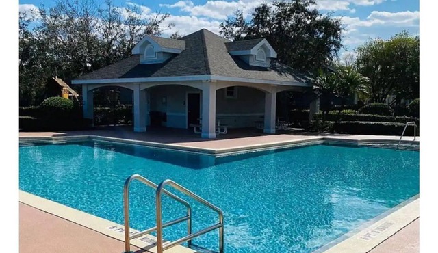 1 bedroom with pool! in Avalon Park Orlando