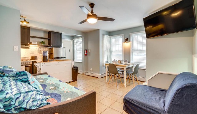 <1 Mi to Boardwalk & Beach Access: Ocean City Apt!