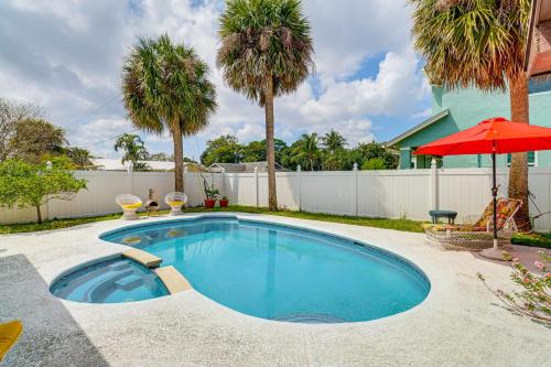 1 Mi to Dtwn Stuart: Bright Home w/Pool & Spa!