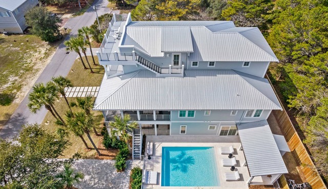 1 Min. to Beach. Priv. Pool, LSV (Golf Cart), Outdoor Fireplace, Elevator + More