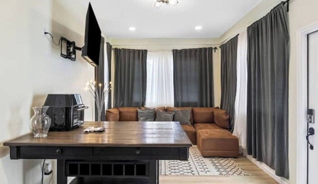 10 min to St Pete Beach w/Parking - 1BD 1BA