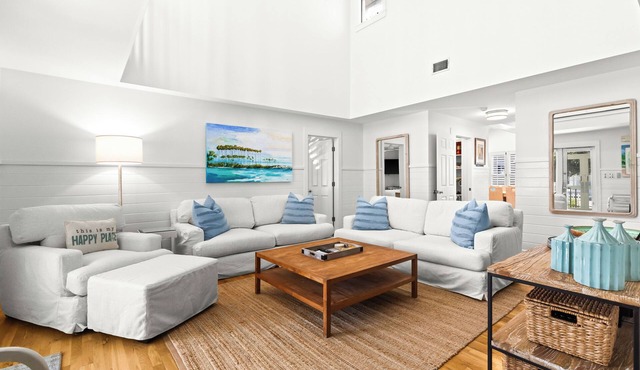 100 Yards to Beach with Gulf View, Large Sundeck, and Bikes