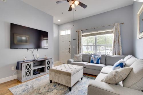 12 Mi to Disney: Family Home w/Resort Amenities!