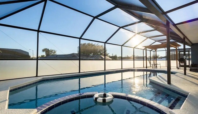 13 Mins From Disney, Arcade, Private Pool & HotTub!