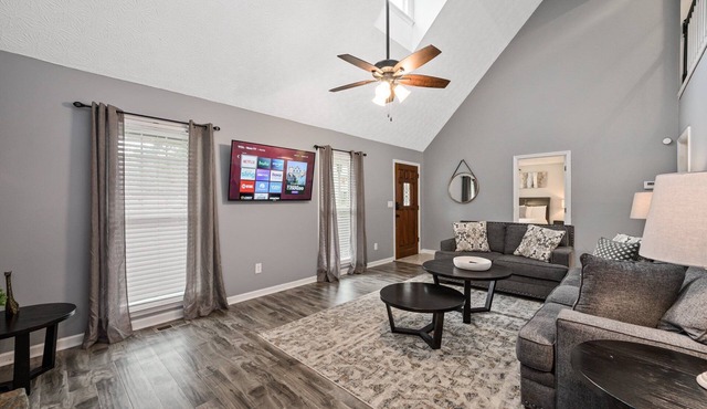 1356 Velvet Creek Glen, Marietta