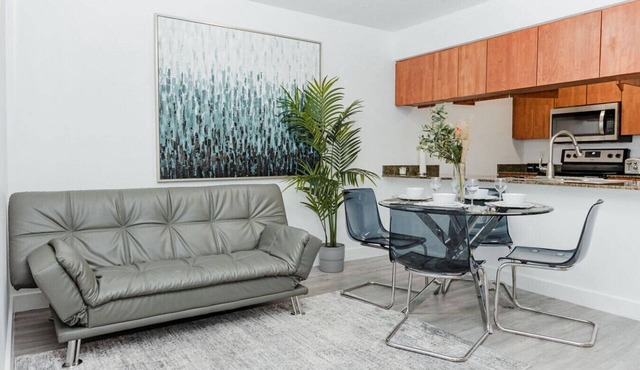 1807 - Gorgeous 2BR @ the Heart of Brickell, Free Parking