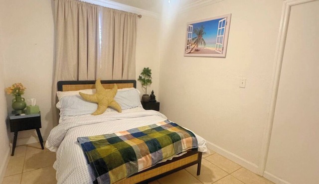 1BR. Free Private Parking + 5 Min to MAJOR INTERNATIONAL SPORTING EVENT, Dolphins & Hard Rock. Skip the Chaos