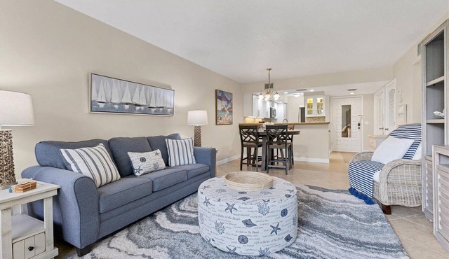 2/2 Condo, Beach/Pools/Fitness/Tennis
