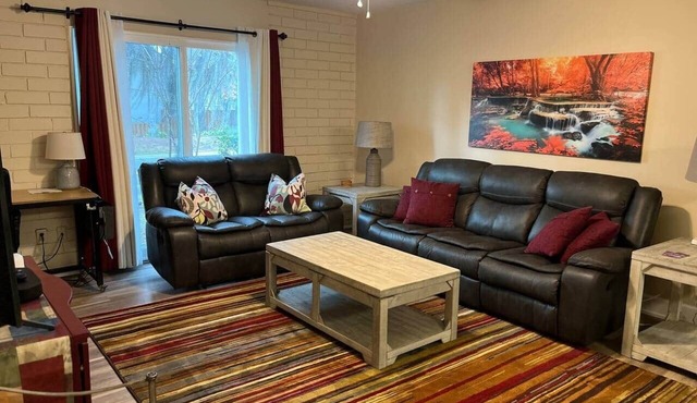 2 bedroom 1 bath condo 1 block to Shands (4)