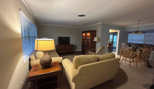 2-bedroom house in lovely Seminole near lots of outdoor recreation!