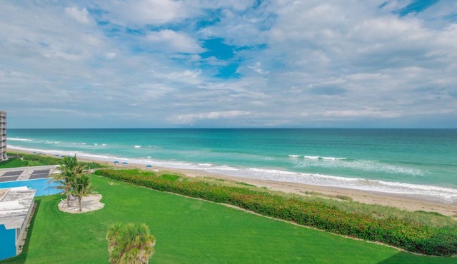 2 Bedroom Oceanfront Condo at Turtle Reef Club, Jensen Beach!