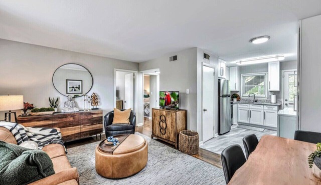2 BR Apt New and Clean - Long Stays Welcome (apt8)