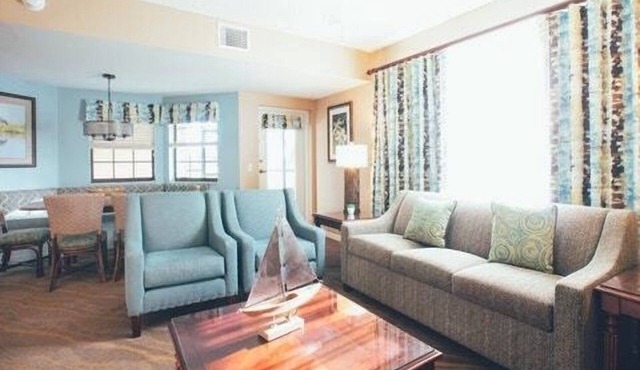 2 Cozy Units with Kitchen & Pool! Short Drive to SeaWorld Orlando and Universal!