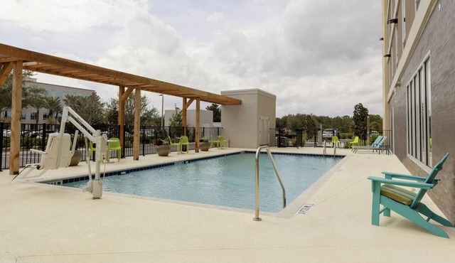 2 King Studios w/Breakfast & BBQ, 1.8mi Armory Art Center WPB Downtown Stay