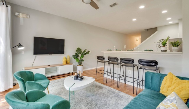 2 Mi to Disney World: Townhome w/Patio!