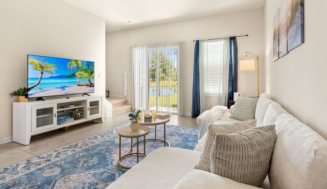 2 Private Suites, Pool Near Beaches & Golf