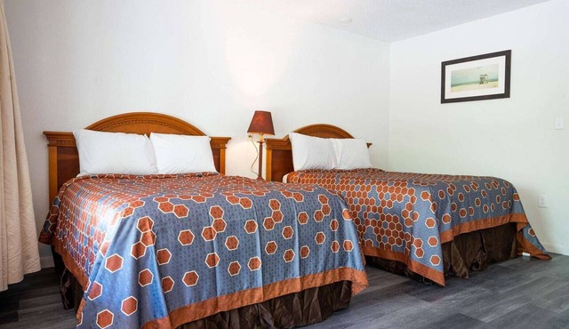 2 Queen Beds Non-Smoking