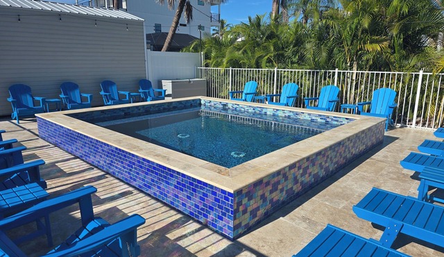 200ft From Beach 14 x 16 Ft Inground Heated Swim Jacuzzi Sleeps 8 Parking 4 cars