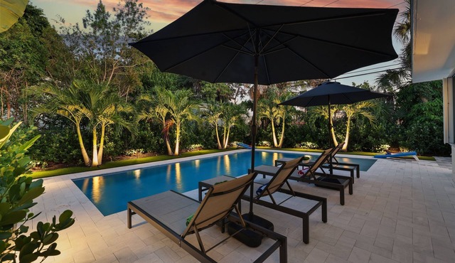 230 | Heated Pool | Hot Tub | Screen Porch | FreeBee Cart Zone |by DelrayNightly