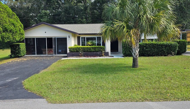 2Bedroom/2 Bath - Cozy Home with a pool in Dunnellon FL- Near Rainbow Springs