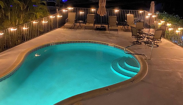 2BR CONDO W/POOL ON CANAL
