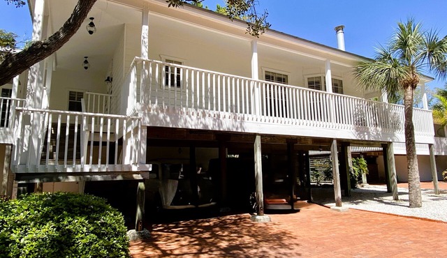 2BR Cottage Bayside Close to the Pool