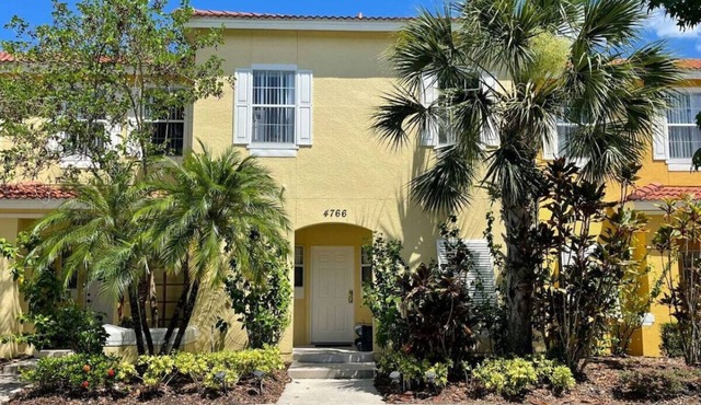 3 Bedroom 2.5 Bathroom Terra Verde 4766