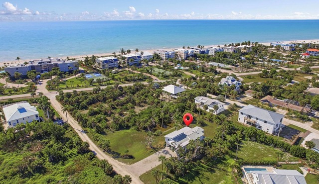 3-Bedroom, 3-Bath Private Home in Sanibel Steps to Beach 1 Week Minimum Rental
