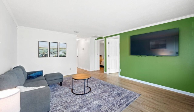 3-bedroom apartment with AC in Jacksonville
