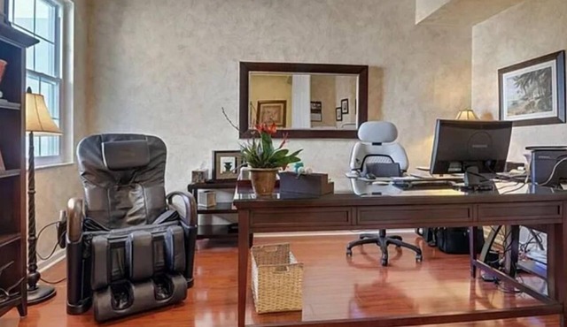 3-bedroom condo in fabulous Bonita Springs with WiFi, AC, fitness room