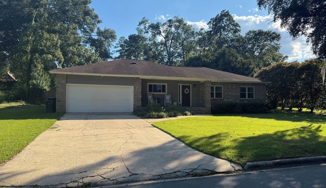 3-bedroom home in Tally with yard & garage, 4 miles from FSU, FAMU, & Capital