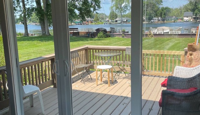 3-bedroom Riverfront home in Brewerton with dock