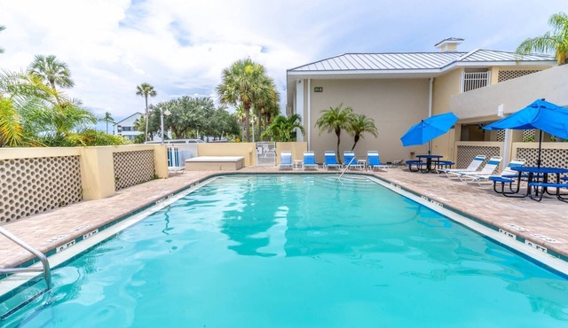 301 Little Harbor Inn