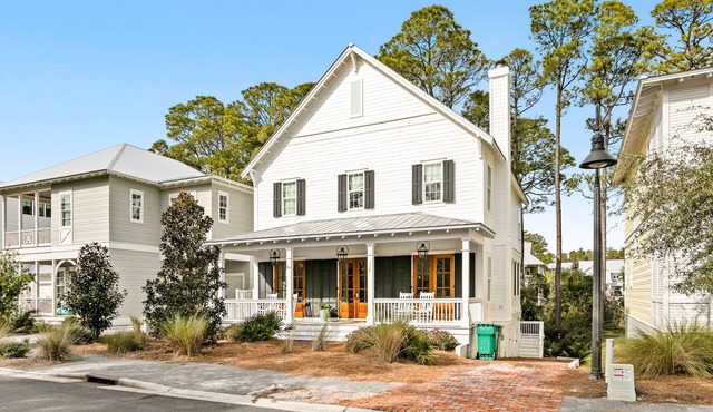 30A dog-friendly home with pool, WiFi, washer/dryer, central AC - walk to beach