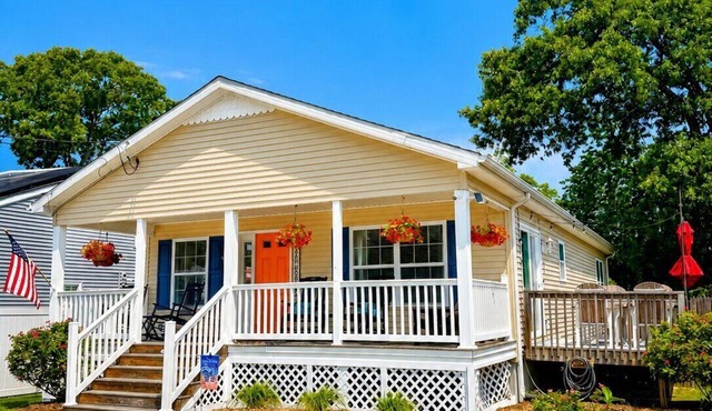 3BR/2BA Beach House Sleeps 10 Walk to Beach Epic Sunsets Near Cape May in Lower Township
