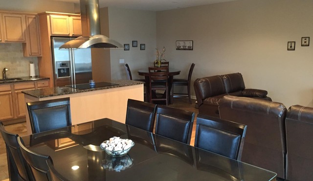 4 Bdr - POOL - Steps to BEACH - Elevator