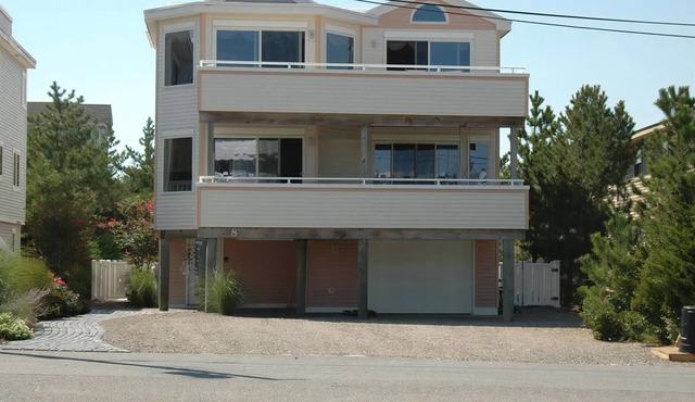 4 bedroom accommodation in Harvey Cedars