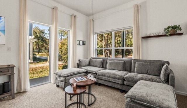 4 Bedrooms/3 Bathrooms/Venetian Bay (4014-101SM)