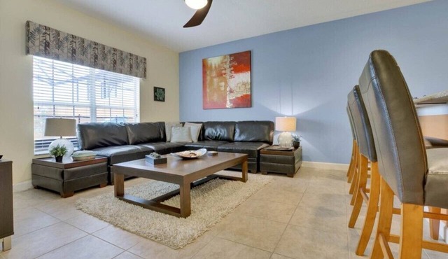4 Bedrooms/3 Bathrooms/Paradise Palms (8881 CP)