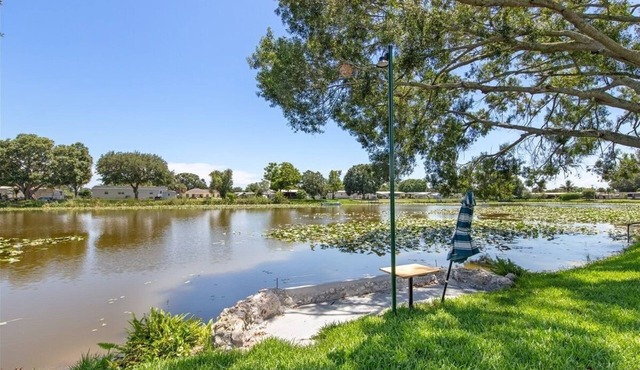 4 Oaks Oasis 2BR 2BA