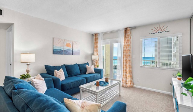 414- Beachfront with Wonderful Gulf Views. Free Beach Service!