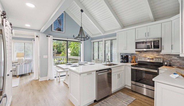49 Night Heron @ Sea Pines | Lagoon Front Retreat | Walk to Beach | Golf & Tennis