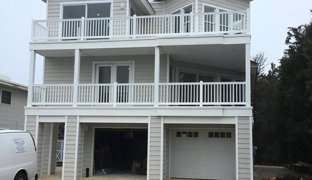 4th from the OCEAN! SLEEPS 10!