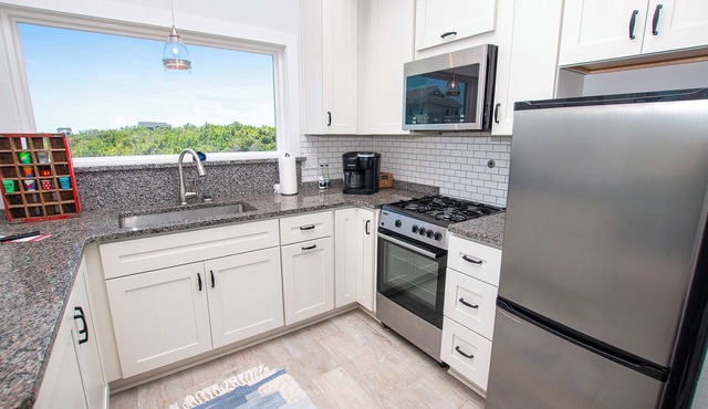 4x2279B, Charming Tiny Cottage- Oceanside, Covered Deck in Corolla