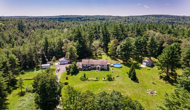 5 Star Secluded Private Estate -Hot Tub, Pool+Ski >Southwoods Mountain Vacation!