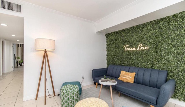 6 Bedroom BUCS AIRPORT MALL BEACH WIFI