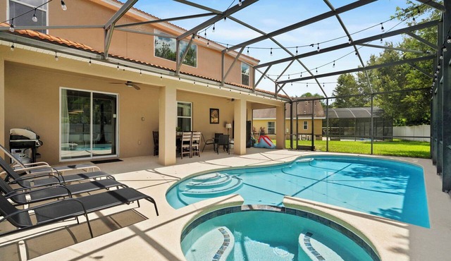 6 Bedrooms/5.5 Bathrooms/Veranda Palms (2518 DC)