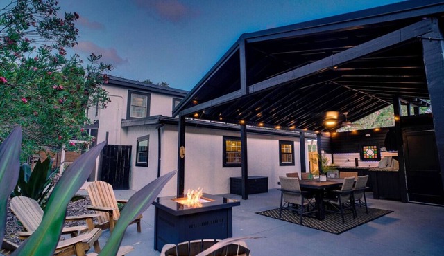 6BR Family Compound |Game Room|2mi to Wabaso Beach