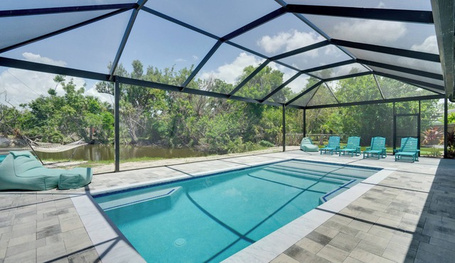 7 Mi Fort Myers Beach: Luxe 'Mai Tai Villa'