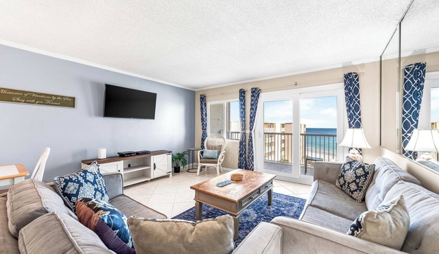 709- Top floor, Updated Condo with Spectacular Views and FREE Beach Service